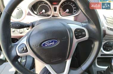 Хэтчбек Ford Fiesta 2011 в 