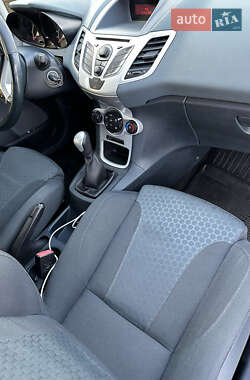 Хэтчбек Ford Fiesta 2008 в 