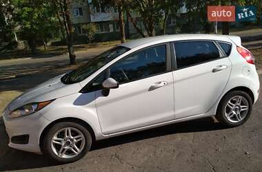 Хэтчбек Ford Fiesta 2017 в 