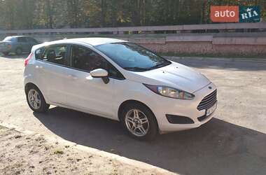 Хэтчбек Ford Fiesta 2017 в 