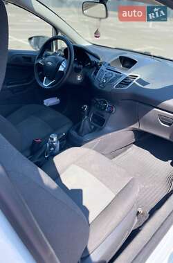 Хэтчбек Ford Fiesta 2014 в 