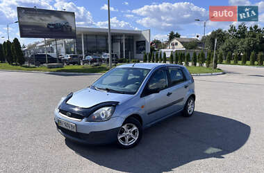 Хэтчбек Ford Fiesta 2006 в 