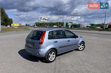 Хэтчбек Ford Fiesta 2006 в 