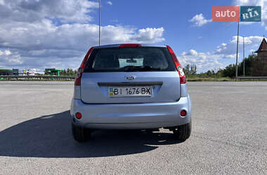 Хэтчбек Ford Fiesta 2006 в 