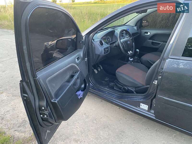 Хэтчбек Ford Fiesta 2008 в Луцке