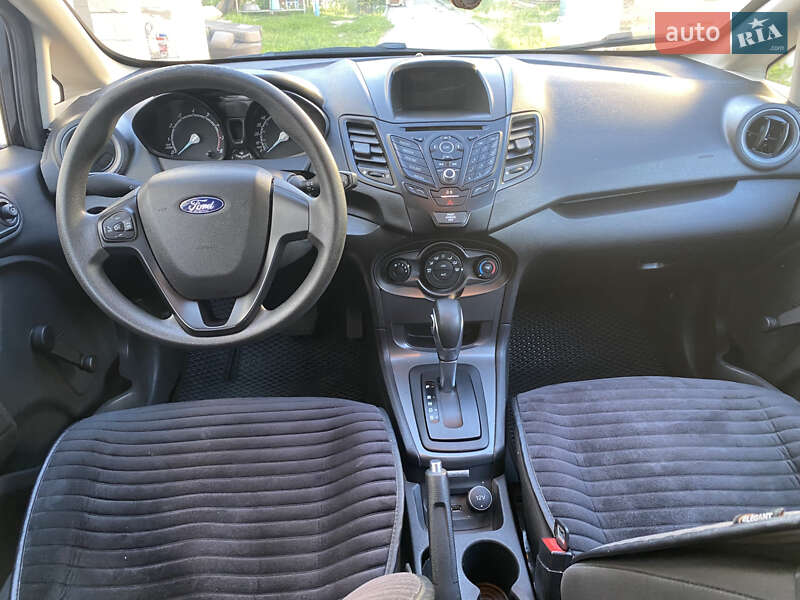 Седан Ford Fiesta 2016 в Калиновке