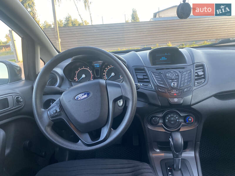 Седан Ford Fiesta 2016 в Калиновке