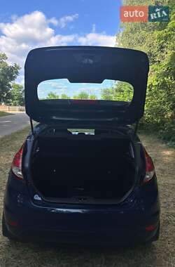 Хэтчбек Ford Fiesta 2012 в 