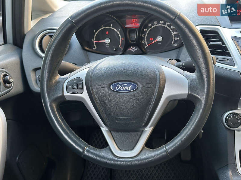 Хэтчбек Ford Fiesta 2011 в Киеве