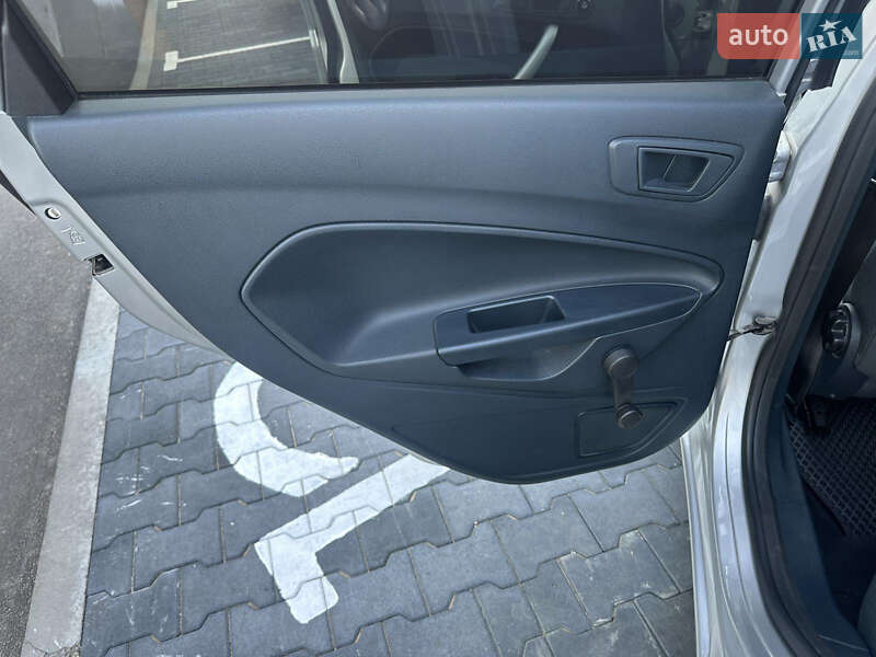 Хэтчбек Ford Fiesta 2011 в Киеве