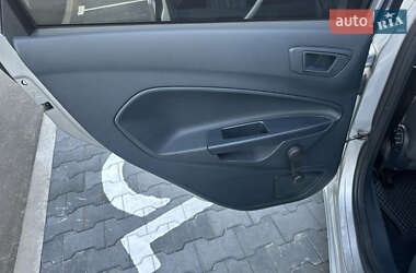 Хэтчбек Ford Fiesta 2011 в 