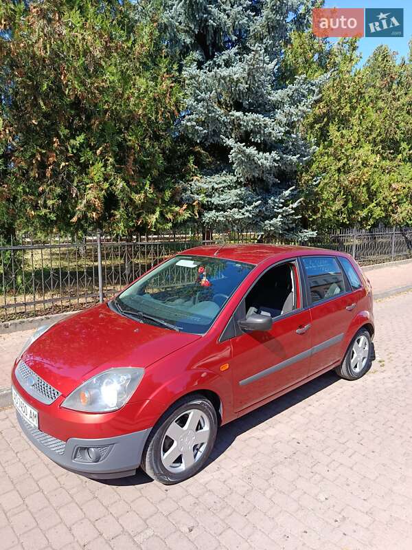 Хэтчбек Ford Fiesta 2008 в Ужгороде