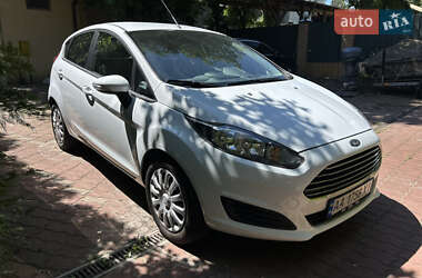 Хетчбек Ford Fiesta 2015 в Києві