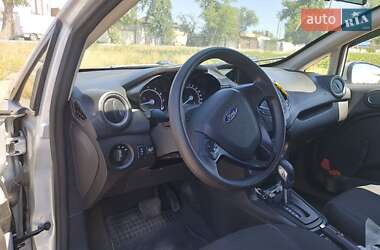 Хэтчбек Ford Fiesta 2017 в 