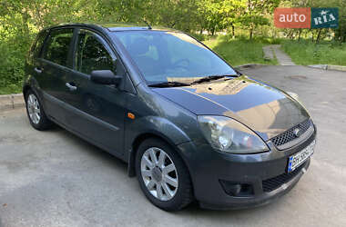 Хэтчбек Ford Fiesta 2006 в 