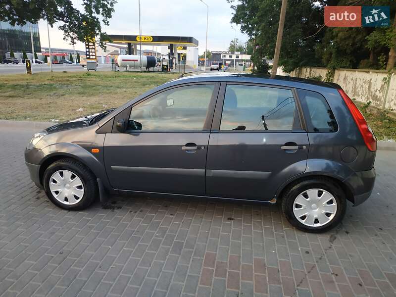 Хэтчбек Ford Fiesta 2007 в 