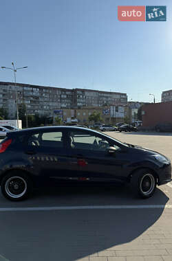 Хэтчбек Ford Fiesta 2013 в 
