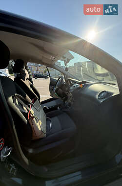 Хэтчбек Ford Fiesta 2013 в 