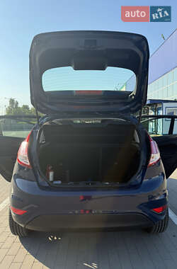 Хэтчбек Ford Fiesta 2013 в 
