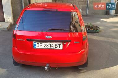 Хэтчбек Ford Fiesta 2003 в 
