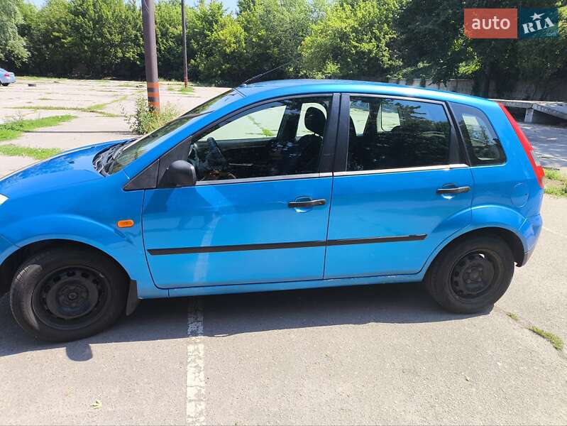 Хэтчбек Ford Fiesta 2005 в Кременчуге