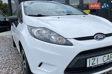Хэтчбек Ford Fiesta 2012 в 