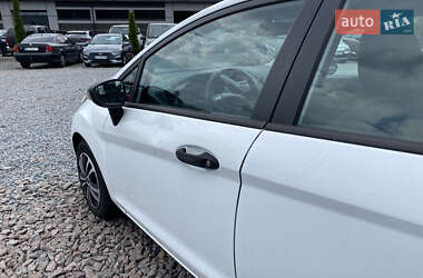 Хэтчбек Ford Fiesta 2012 в 