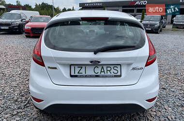 Хэтчбек Ford Fiesta 2012 в 