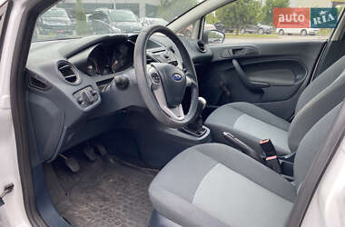 Хэтчбек Ford Fiesta 2012 в 