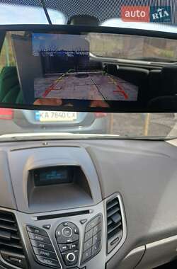 Хэтчбек Ford Fiesta 2016 в 
