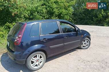 Хэтчбек Ford Fiesta 2006 в 