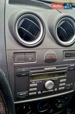 Хетчбек Ford Fiesta 2008 в 
