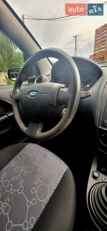 Хетчбек Ford Fiesta 2008 в Львові