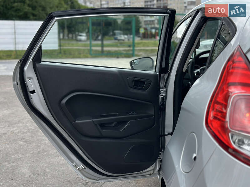 Седан Ford Fiesta 2019 в Шептицькому