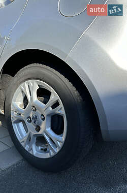 Хетчбек Ford Fiesta 2013 в 