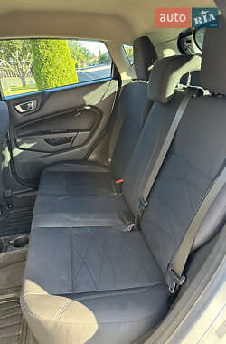 Хетчбек Ford Fiesta 2013 в 