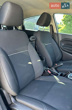 Хетчбек Ford Fiesta 2013 в 