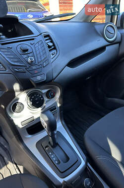 Хетчбек Ford Fiesta 2013 в 