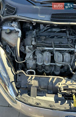 Хетчбек Ford Fiesta 2013 в 