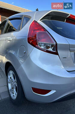 Хетчбек Ford Fiesta 2013 в 