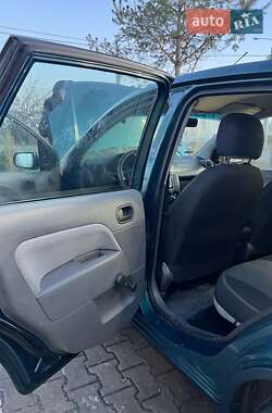Хэтчбек Ford Fiesta 2002 в 