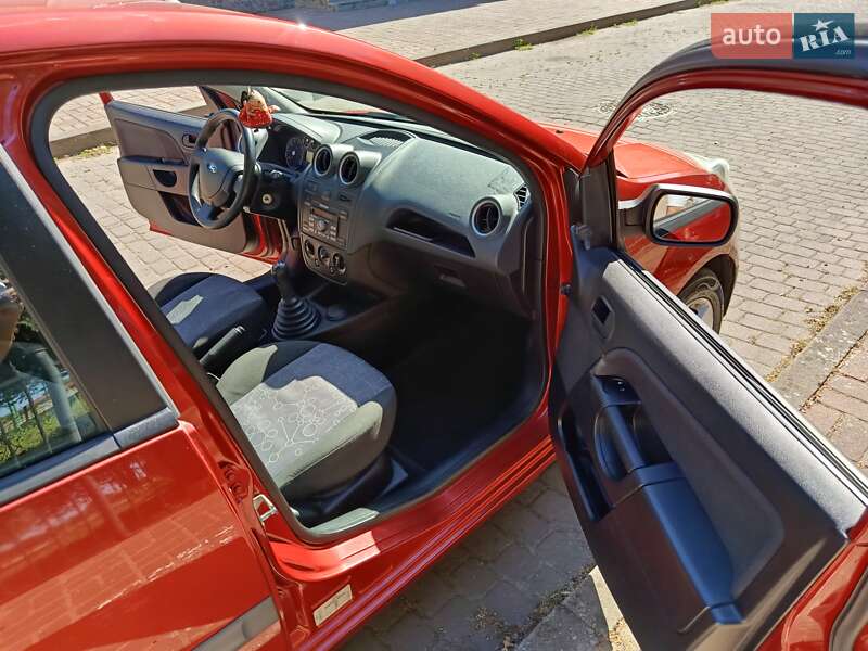 Хэтчбек Ford Fiesta 2008 в Ужгороде