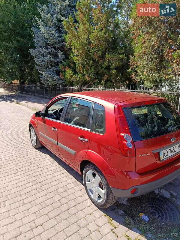Хэтчбек Ford Fiesta 2008 в Ужгороде
