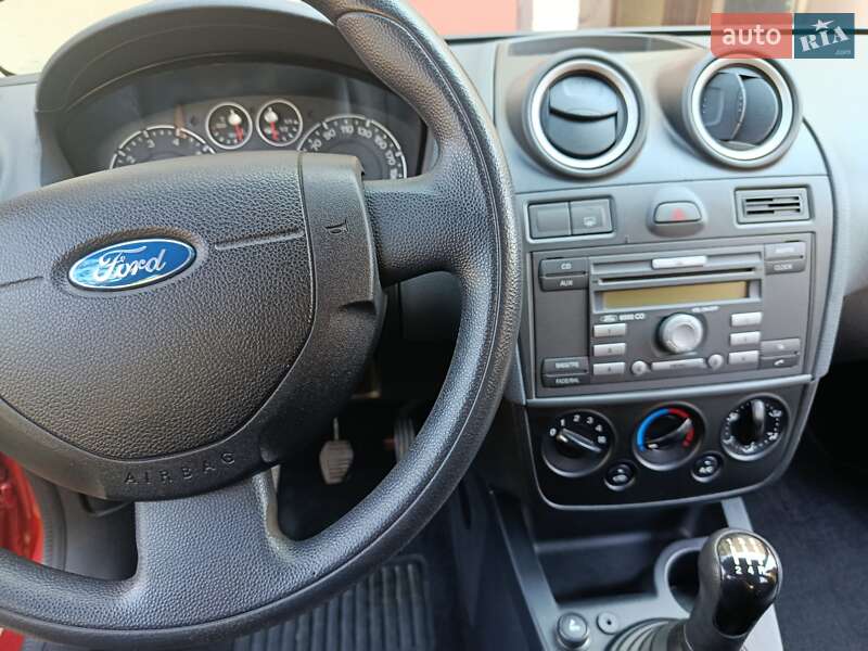 Хэтчбек Ford Fiesta 2008 в Ужгороде