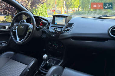 Хэтчбек Ford Fiesta 2018 в 