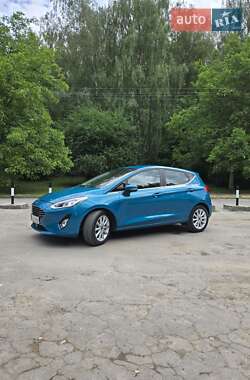 Хэтчбек Ford Fiesta 2018 в 