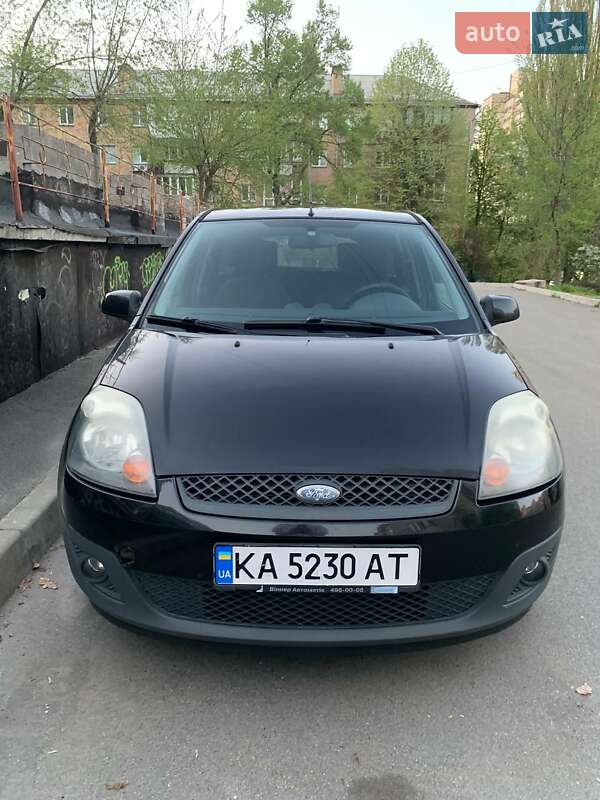 Хэтчбек Ford Fiesta 2007 в 