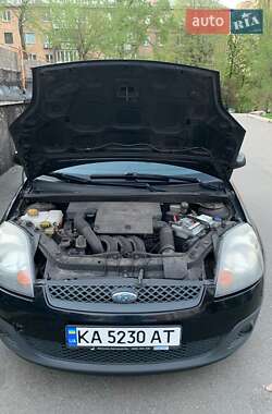 Хэтчбек Ford Fiesta 2007 в 