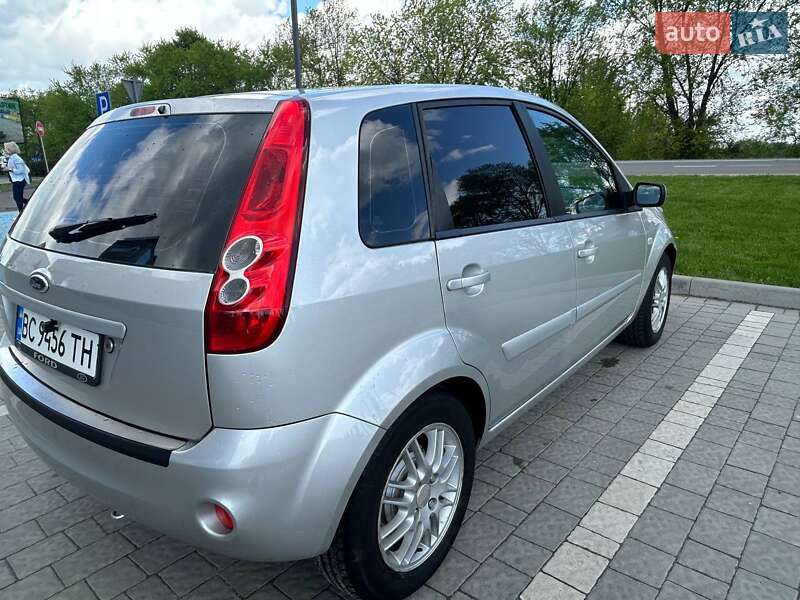 Хэтчбек Ford Fiesta 2006 в Львове