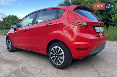 Хэтчбек Ford Fiesta 2010 в 